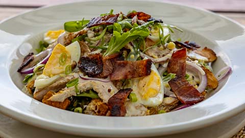 Restaurant & Deck | Misty Mountain