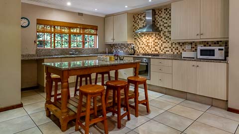 Self-Catering Farmhouse | 10 Sleeper | Misty Mountain