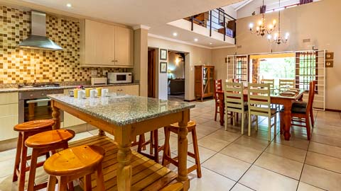 Self-Catering Farmhouse | 10 Sleeper | Misty Mountain