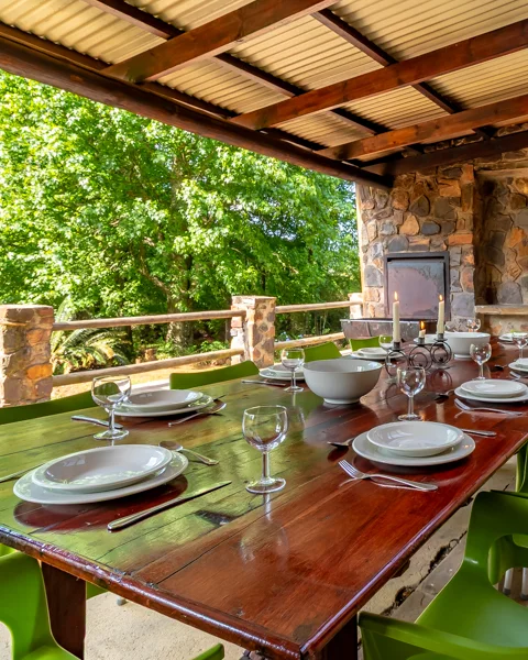 Ten-Sleeper Self-Catering Farmhouse | Misty Mountain